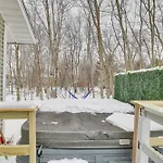 Tobyhanna Home With Hot Tub And Fire Pit Walk To Lake
