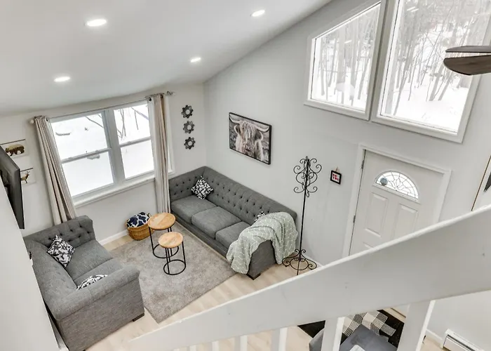 Tobyhanna Home With Hot Tub And Fire Pit Walk To Lake