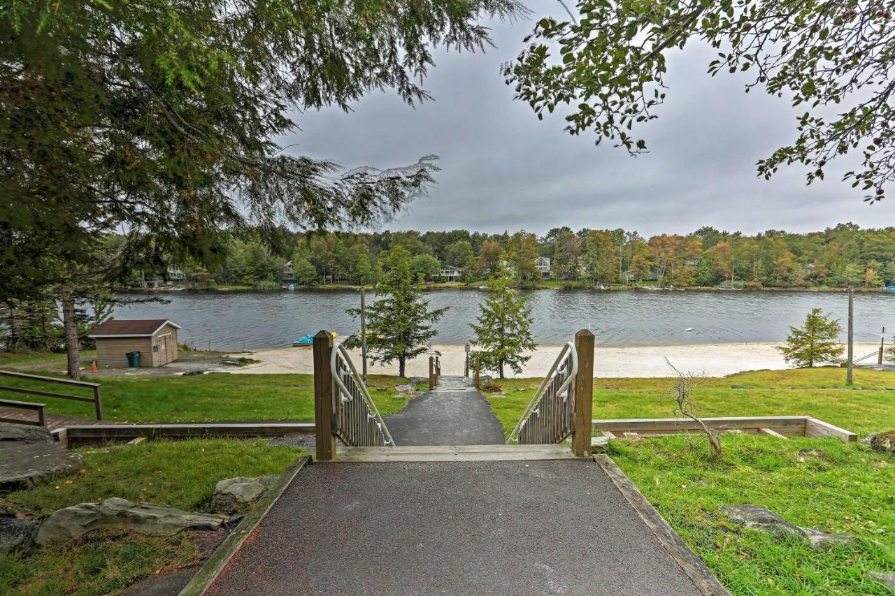 With Hot Tub And Fire Pit Walk To * Tobyhanna